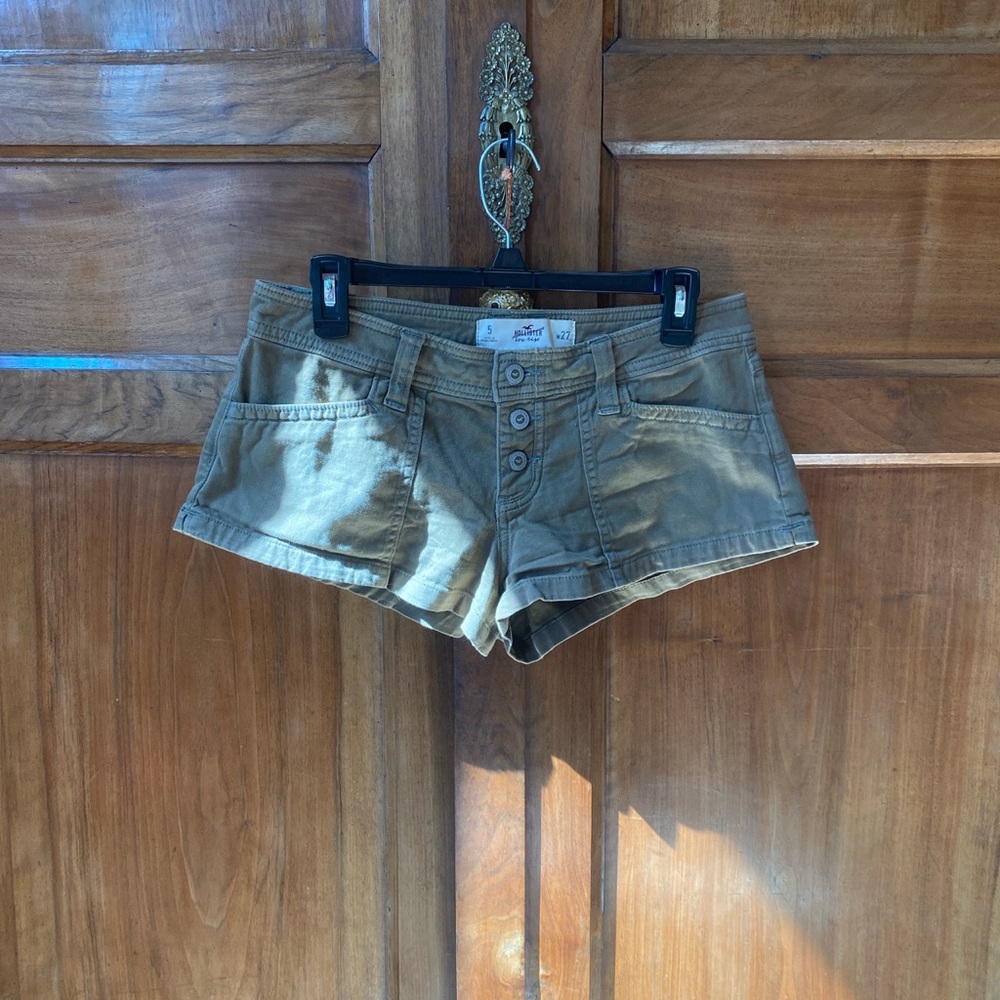 Hollister booty shorts!